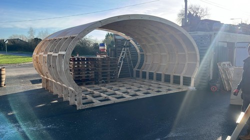Oval glamping pod garden - oval, room